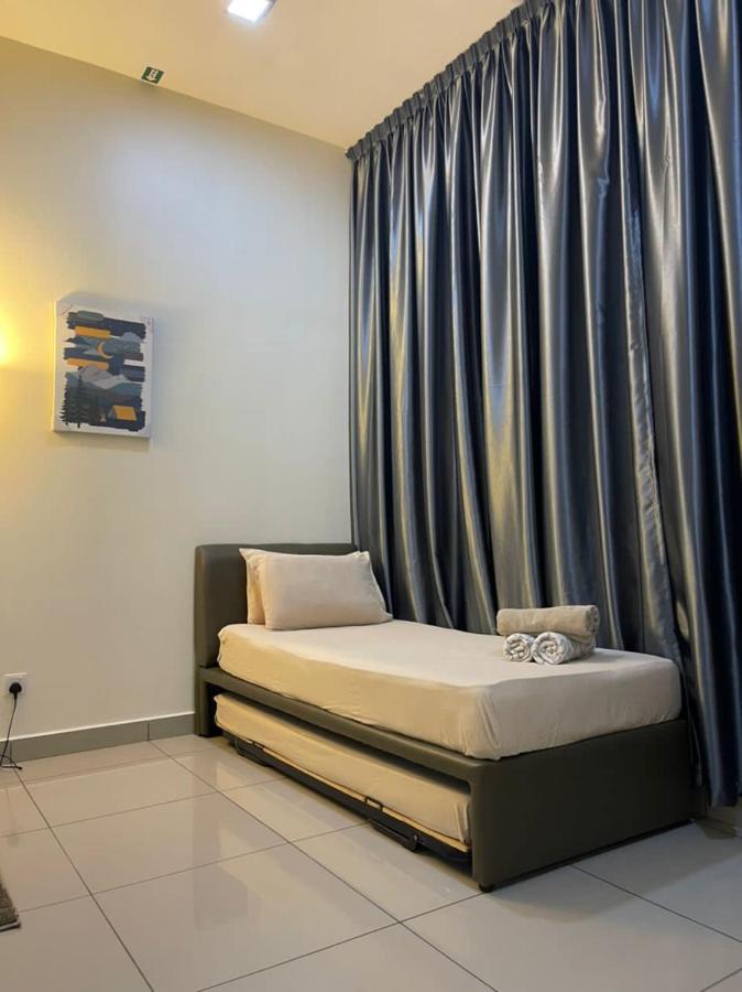 Ioi Conezion Iman'S Home With Pool View Unit Putrajaya Extérieur photo