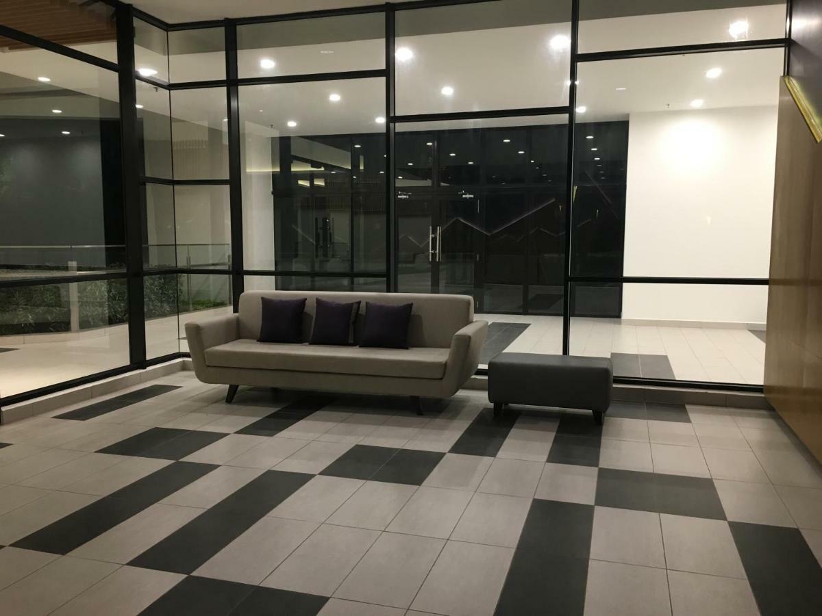 Ioi Conezion Iman'S Home With Pool View Unit Putrajaya Extérieur photo