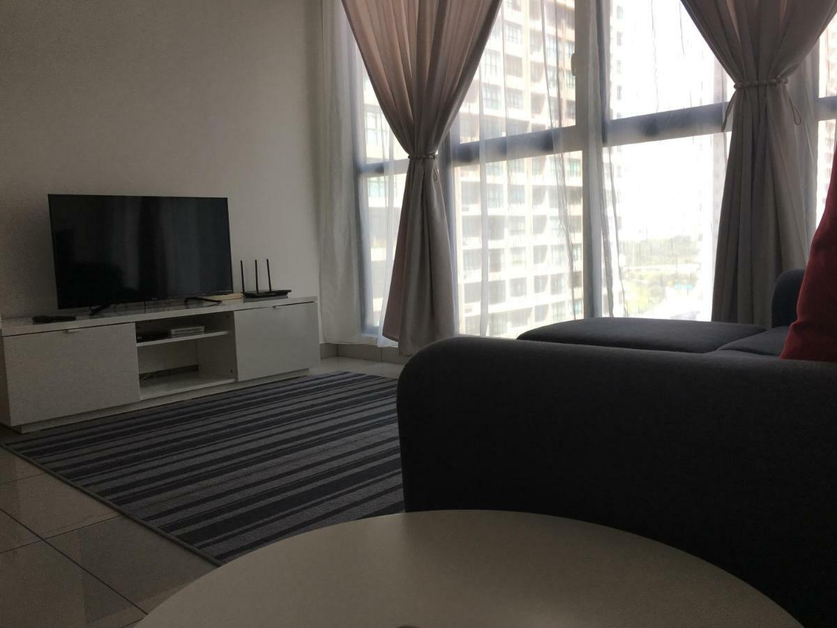 Ioi Conezion Iman'S Home With Pool View Unit Putrajaya Extérieur photo