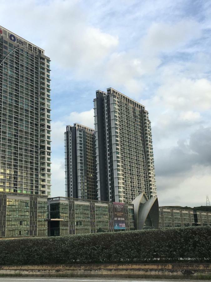 Ioi Conezion Iman'S Home With Pool View Unit Putrajaya Extérieur photo